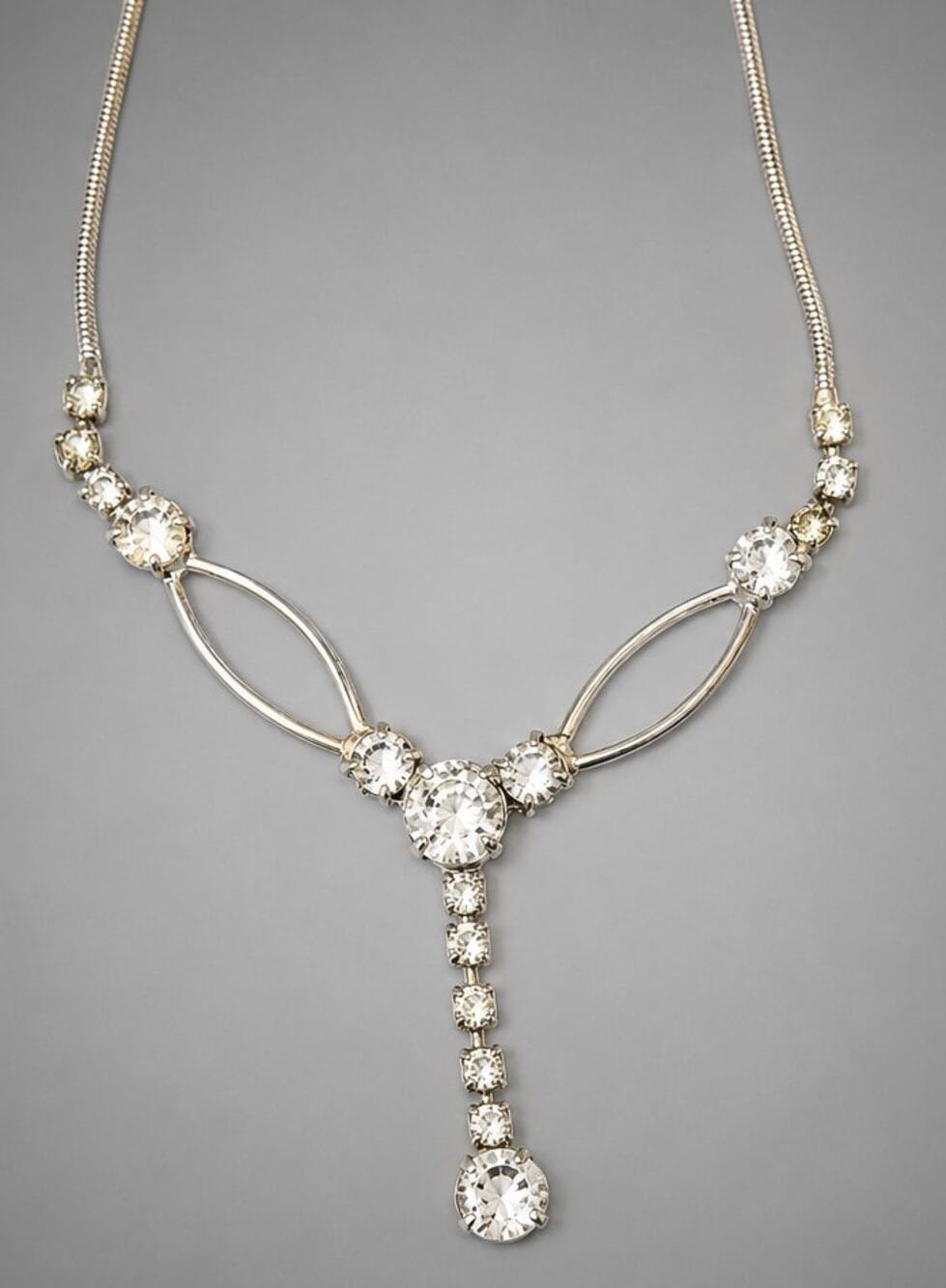Rhinestone Bib Necklace, Silver-tone, Mid-Century Sparkly Drop Pendant wh03-30